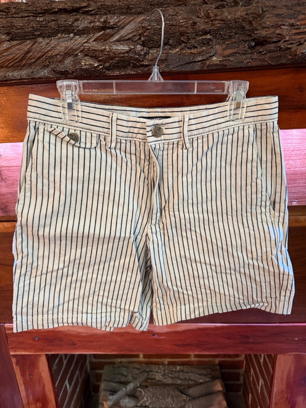 Banana Republic Mens Striped Cotton Shorts in Cream and Navy